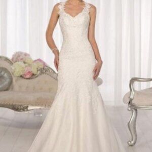 Essence Of Australia Ivory Lace Organza Crystal Wedding Gown